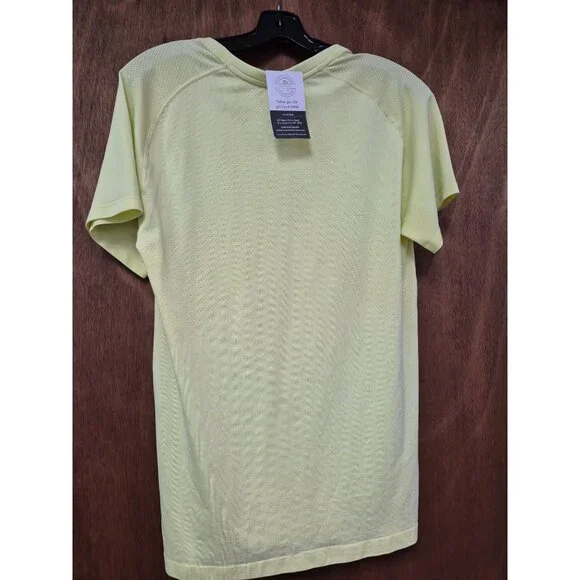 Men' Short Sleeve T-Shirt - All in Motion™ Small Damaged - Picture 5 of 8